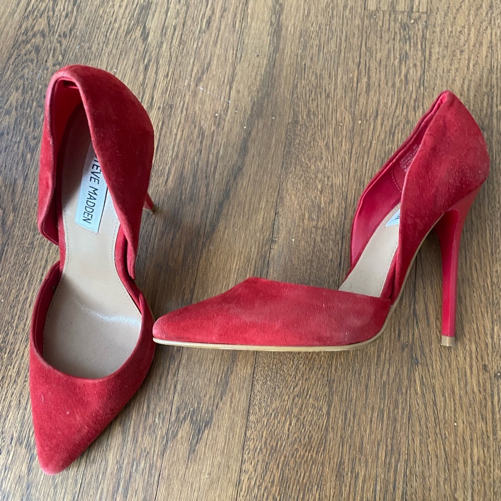 Red Steve Madden high suede red pumps, size 8